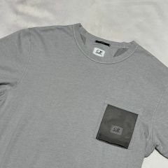 新品 C.P. COMPANY レア 国内別注T - メルカリ