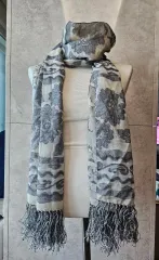 正規品 Giorgio Armani シルクスカーフのサムネイル
