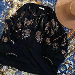 美品 ダイアグラム グレースコンチネンタル 花柄ブラウス Vネック 黒