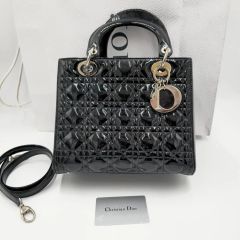 使用感あります】レディディオール ミディアム ビーズ装飾