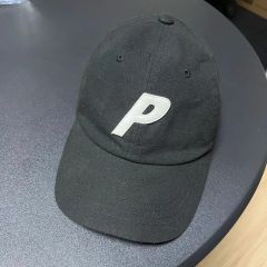 PALACE ブラックキャップ Pの刺繍 - メルカリ