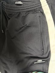 BALENCIAGA サイドロゴロングトラックパンツ ユニセックス XXS - メルカリ BALENCIAGA サイドロゴロングトラックパンツ ユニセックス XXS