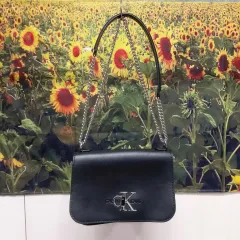 CK(カルバン・クライン) チェーン クロスバック 5G8