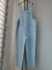 ライトブルージャンプスーツ