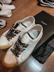 キムタク 着 SAINT LAURENT ハイカットスニーカー ホワイト/レッド 