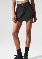 Alo Yoga alo Match Point ショーツ 新品 XXS 泉里香 - メルカリ