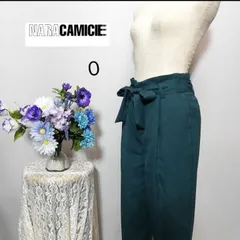 ナラカミーチェ　極上美品　クリーニング済　カジュアルパンツ　グリーン色系のサムネイル