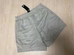 On 上下2点セットヨガ フィットネス タンクトップ/ハーフパンツ XS 