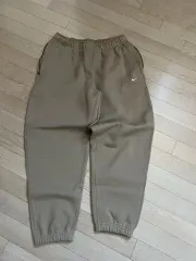 (M) ナイキ NRG ソロ スウッシュ フリース パンツ カーキ cw5460-247
