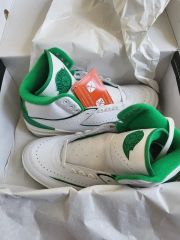 AND1 来日メンバーサイン入りバスケシューズ プロフェッサー ホット