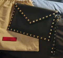 【プーさん】VALENTINO ビーズ装飾クラッチバッグ　限定未使用品 プーさん様専用】VALENTINO ビーズ装飾クラッチバッグ 限定未使用品