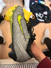 サッカーシューズ