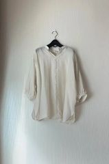 超メルカリ市値引中iroiro えみおわす カレンシャツ Vlas Blomme 