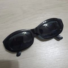 ゆ*た様 PRADA サングラス キャットアイ シンボル ブラック Keiju着