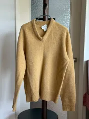 S LEMAIRE V NECK SWEATER HONEYのサムネイル