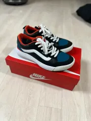 VANS キッズ スニーカー