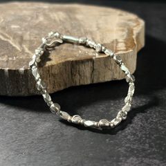 新品】カレンシルバー 多面カット 花柄刻印 ブレスレット - メルカリ