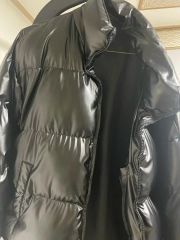 ブラックダウンジャケット 光沢仕上げMONCLER 並行輸入品です3n - メルカリ