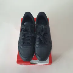 ナイキ インターナショナリスト 240サイズ