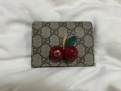 GUCCI 二つ折り財布 チェリー GGスプリーム コンパクトウォレット