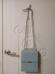 チャールズアンドキース チェーンバッグ