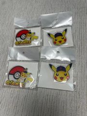 新品非売品】ポケモン30周年 ピンバッジ ポケモン×巨人 ピンズ 2個 