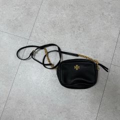 3回使用】TORY BURCH KIRA CHEVRON CAMERA ⭐︎袋付 - メルカリ