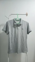 GUESS ゲス グレー Tシャツ