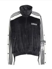 adidasベロアセットアップ 重盛さと美×礒部希帆が秋冬トレンドのベロア素材セットアップ＆厚底