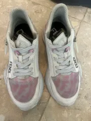 FENDI スニーカー