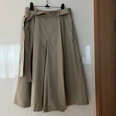 sacai プリーツ キュロット パンツ ベージュ - メルカリ