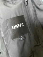 DKNY ブラック アウター 105サイズ 出品のサムネイル