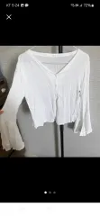 春らしいブラウス