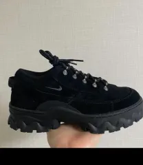 ナイキ ラハール ロー 登山靴