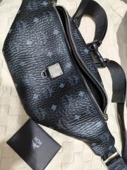 janus 様専用 MCM ショルダーバッグ ブラック ブルー - メルカリ