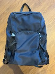 プラダ 2VZ022 三角ロゴプレート付きナイロンバックパック リュック