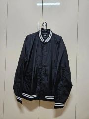 美品 CDG バックロゴプリント付 ナイロンスタジャン ブラック Lサイズ 