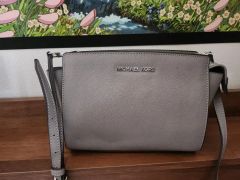 極美品】マイケルコース ショルダーバッグ グレー シルバー系 - メルカリ