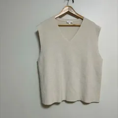 COS コス KNITTED コットンミックス Vネック ベスト ベスト オールドマネールック 通勤ルックのサムネイル