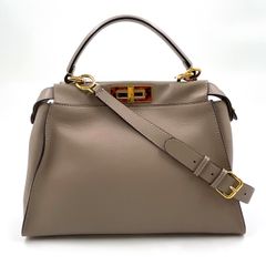 メルカリあんしん鑑定タグ付】FENDI ピーカブー レギュラー セレリア 