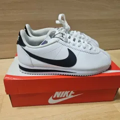 ナイキ コルテッツ Classic 白黒 235