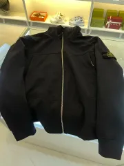 正規品 STONE ISLAND ソフトシェルのサムネイル
