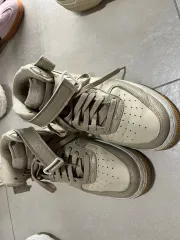 ナイキ エアフォース1 ミッド ベージュ