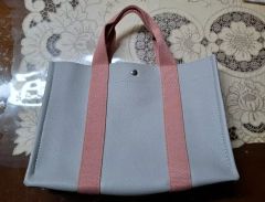 ピンク レザー トートバッグ スカーフ チャームショルダー紐付き 
