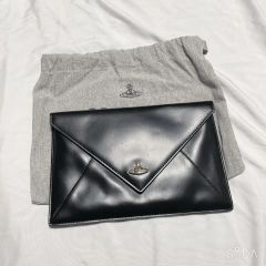 美品✨ ヴィヴィアンウエストウッド ゴールドオブクラッチバッグ 