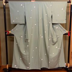 ☆4810☆ 小紋 暗め緑色 桜の花柄 袷仕立て - メルカリ