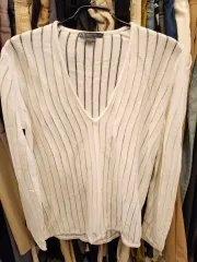 ARMANI EXCHANGE(アルマーニ エクスチェンジ) 白 Vネック ニット