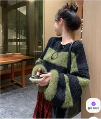 カーキ色 ルーズフィット アンゴラ ウールニット
