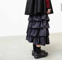 虎丸まま様専用 新品タグ付き OMMO 今季完売 フリル黒スカート サイズ