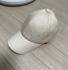 新品未使用ルイヴィトンキャップ✨レザー＆シルク仕様で素敵✨箱無しは